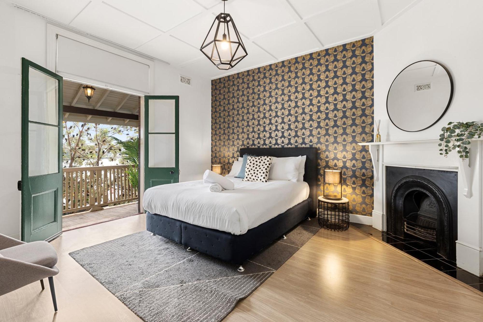 Perfect With Private Rooftop *